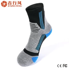 Chine en gros prix raisonnable moitié Terry coussin d'équipage chaussettes sport fabricant