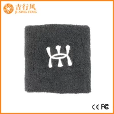 中国 綿タオルリストバンドサプライヤー一括卸売高品質の黒い綿のスポーツリストバンド メーカー