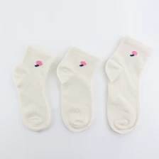 Chine Chaussettes de bébé nature personnalisées, chaussettes bébé 100% coton fournisseur fabricant
