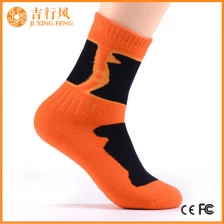 Κίνα fashional κουλ άνδρες κάλτσες προμηθευτές και κατασκευαστές Χονδρικό υψηλής ποιότητας mens αθλητικές κάλτσες κατασκευαστής