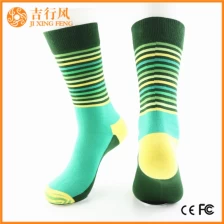 China Herren gestreifte Crew Socken Lieferanten und Hersteller Großhandel benutzerdefinierte Herren gestreifte Crew Socken Hersteller