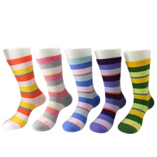 China gezuiverde katoenen sport sokken maker, lage prijs streep lange sokken fabriek fabrikant