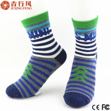 中国 批发定做时尚风格的可爱的卡通图案条纹棉袜子 制造商