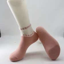 Κίνα Γυναίκες πολύχρωμες κάλτσες βαμβακιού, Χονδρική γυναίκες Πολύχρωμες κάλτσες στην πώληση κατασκευαστής