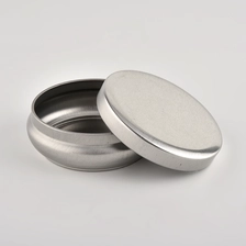 China Metal tin candles container manufacturer customized round empty candle jar with lid manufacturer