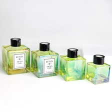 Cina Bottiglie con diffusore in vetro verde quadrato elettrolitico con etichette e tappi produttore