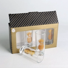 China 2oz ausgestellte Schnapsgläser mit individuellem Logo und individueller, farbig bedruckter Cartoon-Geschenkbox Hersteller