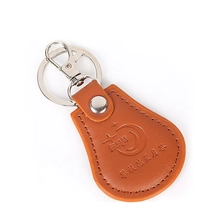Cina Dimensione personalizzata 13.56MHz UltraLight C NFC Keytag RFID in pelle Ready o Read Write Key Tag produttore