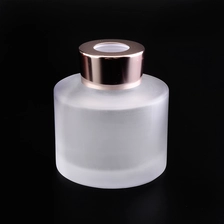 China 180ml Frosted Aroma Reed Diffuser Bottles With Rose Gold Caps manufacturer