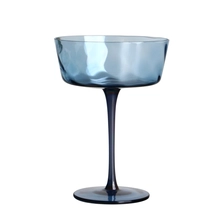 China Ondulação de cristal sem chumbo 300ml 10oz taças azuis coloridas copo cupê de coquetel fabricante