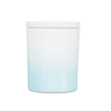 Chine Récipient de bougie en verre bleu clair de pulvérisations de dégradé en gros avec couvercle fabricant