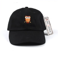 Chine Casquette respirante à la mode en noir fabricant