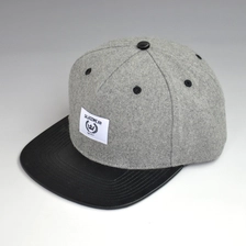 Chine personnalisé 5 panneau strapback cuir chapeau fabricant