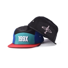 China benutzerdefinierte Kappen einfarbige Stickerei 5-Panel-Kappen-Design-Logo Hersteller