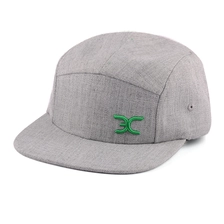 China Uni-Stickerei grau 5 Panels Caps Großhandel Hersteller