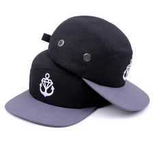 China zweifarbiges 5-Panel-Cap-Design mit Sticklogo Hersteller