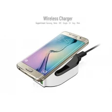 China QC 3.0 Quick Charge draadloze oplader met 50W power 2-poorts Smart Charger fabrikant