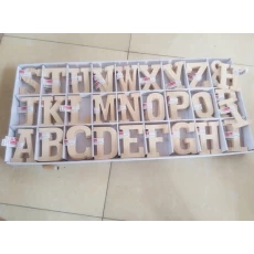 Cina legno eco friendly intaglio lettere natrual legno personalizzati font produttore