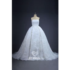 China Hot Verkauf online gebördelte trägerlose Organza Prinzessin Hochzeitskleid mit handgemachten Blumen China Hersteller