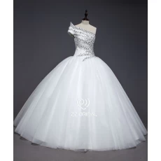 China ZZ Bruidsmode 2017 een-schouder gegolfde gerolde bal toga trouwjurk fabrikant