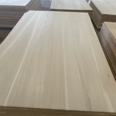 porcelana Good Price Poplar Paulownia Pine Edge Glue Solid Wood Boards Poplar Edge Glue Joint Panels fabricante