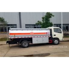 中国 东风 102 马力 4 × 2 油罐卡车 制造商