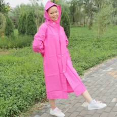 Chine Prix ​​d'usine Beaucoup de couleurs Monochrome Rain Clothing fabricant