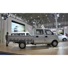 China Dongfeng 1.5L 117hp gasoline Double row small trucks fabricante