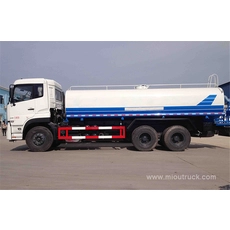 China Dongfeng 14700L trak air pengeluar china trak percikan pengilang