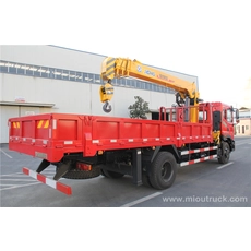 Tsina Dongfeng 4X2 chassis truck-mounted crane 4 seksyon boom 12 tonelada XCMG China supplier para sa pagbebenta Manufacturer