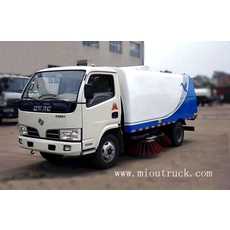 China Small Dongfeng road sweeping truck 4*2  2t road sweeping truck pengilang