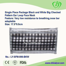 China Einzelstück Package Black and White Big Karomuster Ohrbügel Gesichtsmaske Hersteller