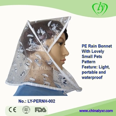 Chine Capot de pluie PE imperméable et coupe-vent avec un charmant motif de petits animaux de compagnie fabricant
