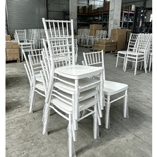 China Factory Wholesale White Chiavari Chair Stackable Hotel Banquet Chair Bulk Supply for Event Rental Business manufacturer