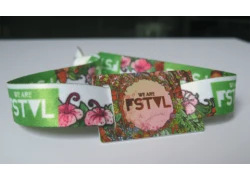 porcelana Título: Beyond the Fabric: The Lating Appeal of Woven Wutbands en una era digital fabricante
