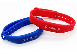 China New Silicone RFID Bracelet Helps Fitness Tour More Easily manufacturer