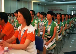 porcelana El 26 - Las filas de voluntarios Fábrica de tarjetas RFID Universiade-Chuangxinjia fabricante