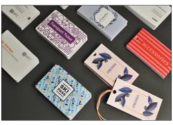 China O papel RFID vira a página na impressão de etiquetas e cartões fabricante
