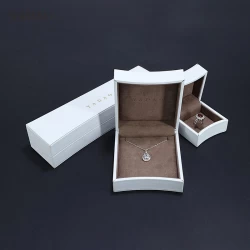 China elegant pure white leather brown inside newly style diamond ring wedding fashion advanced jewellery packaging box set manufacturer