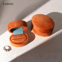 China China fabriek maakt op maat gemaakte sieraden accessoire boetiekwinkel geschenken studs oorbel verpakking lange fluwelen doos fabrikant