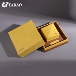 Tsina Maliwanag na Dilaw na Pu Paper Luxury Design Fine Alahas Box na may Outer Packaging Wedding Ring Manufacturer