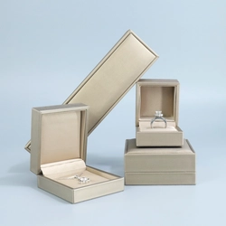 China YADAO Custom 2026 New Luxury Champagne Pu Leather Jewelry Box Gift Packaging Lining Velvet Ring Pendant Bangle Earring Bracelet manufacturer