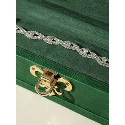China YADAO Luxury Green Leather Jewelry Box Buttoned for Ring Necklace Bracelet Earring Storage Packaging manufacturer