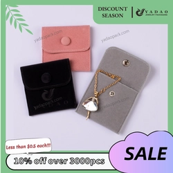 Cina Pochette piccola in velluto con bottoni produttore