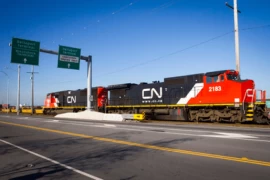 Canadian Railways are about to go on strike! Urgent warning from shipping companies! North American supply chain is facing serious threats!