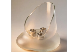 Sunny Glassware: 薄肉不規則キャンドルホルダーの量産の壁を突破