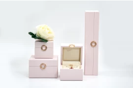 Light pink jewelry box set for wedding