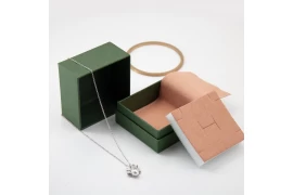 Exquisite box set with inner core bag