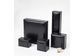 Luxurious black leather jewelry box set