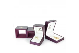 a wide jewelry box
